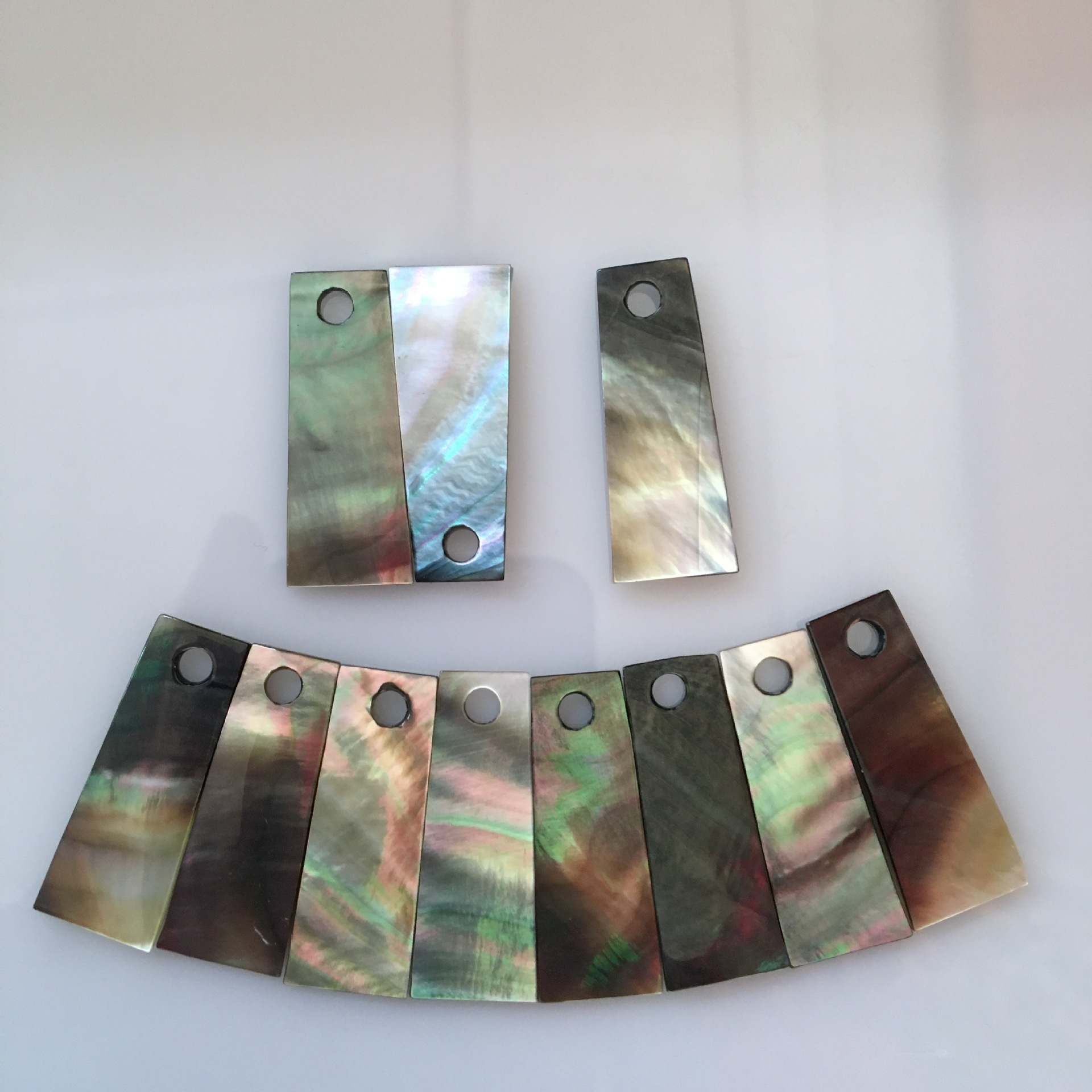 Natural black mother of pearl shell beads